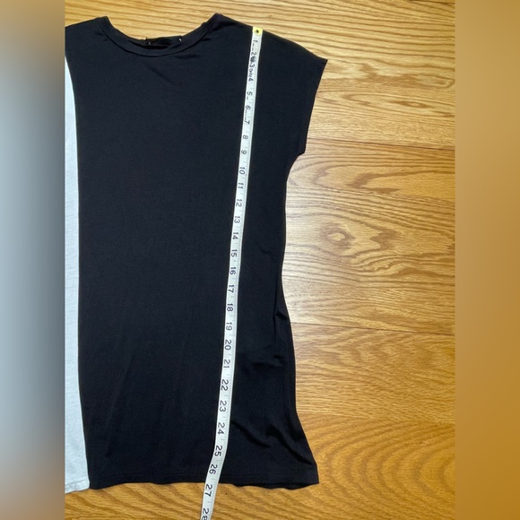 Ten 6 Ten Asymmetric Women's Color Block Top - Picture 5 of 8